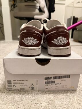 Jordan 1 Low Women’s Leather Sneakers - Brown & White